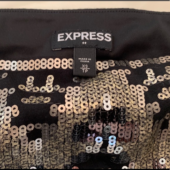 Express Ladies Aztec Black/Gold Mini skirt Size XS - Picture 2 of 3